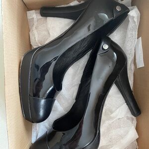 Brooks Brothers Patent Leather pumps, size 7, worn once